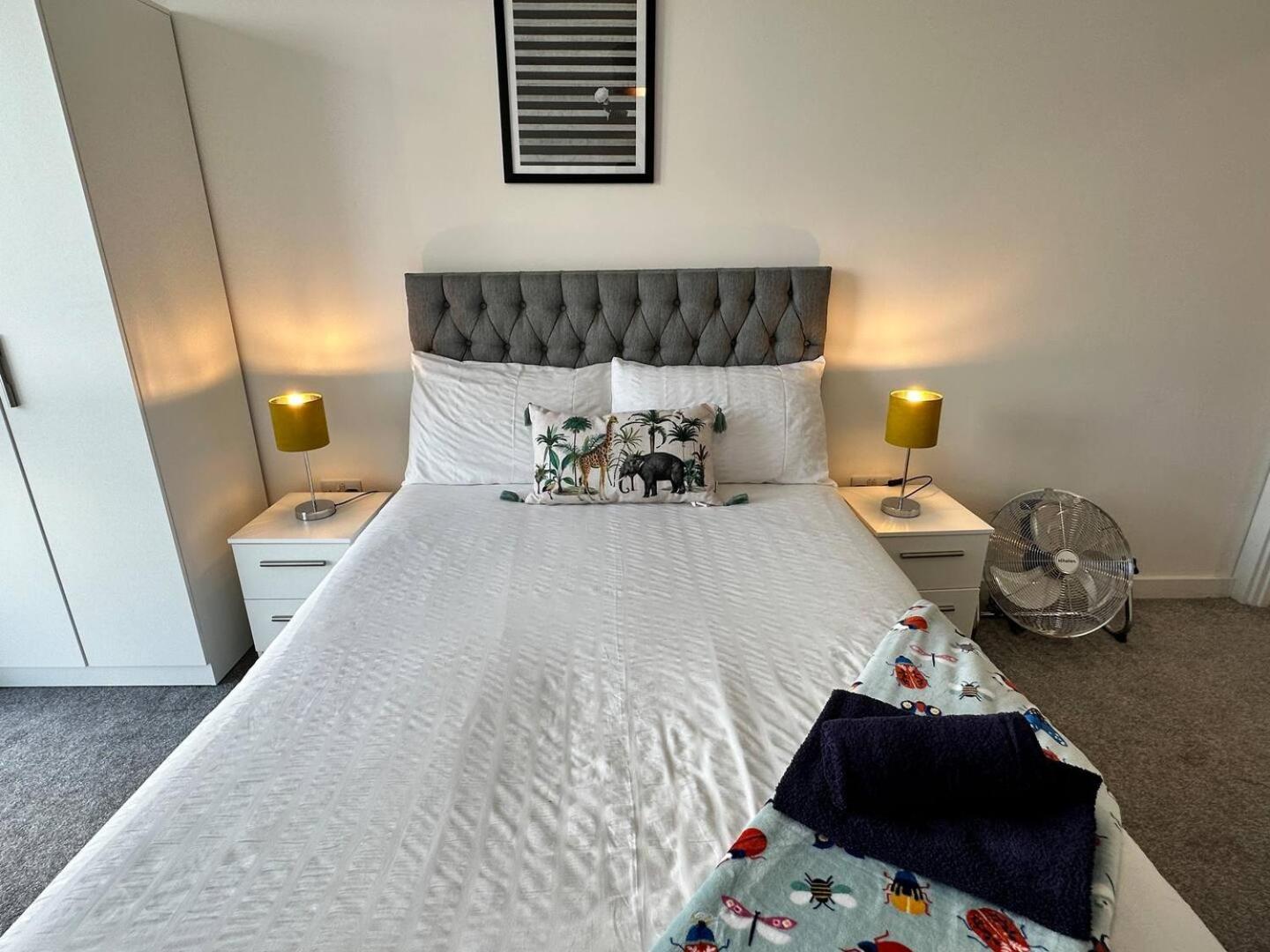 Adelphi Wharf Apartments By Beehosting 曼彻斯特 外观 照片